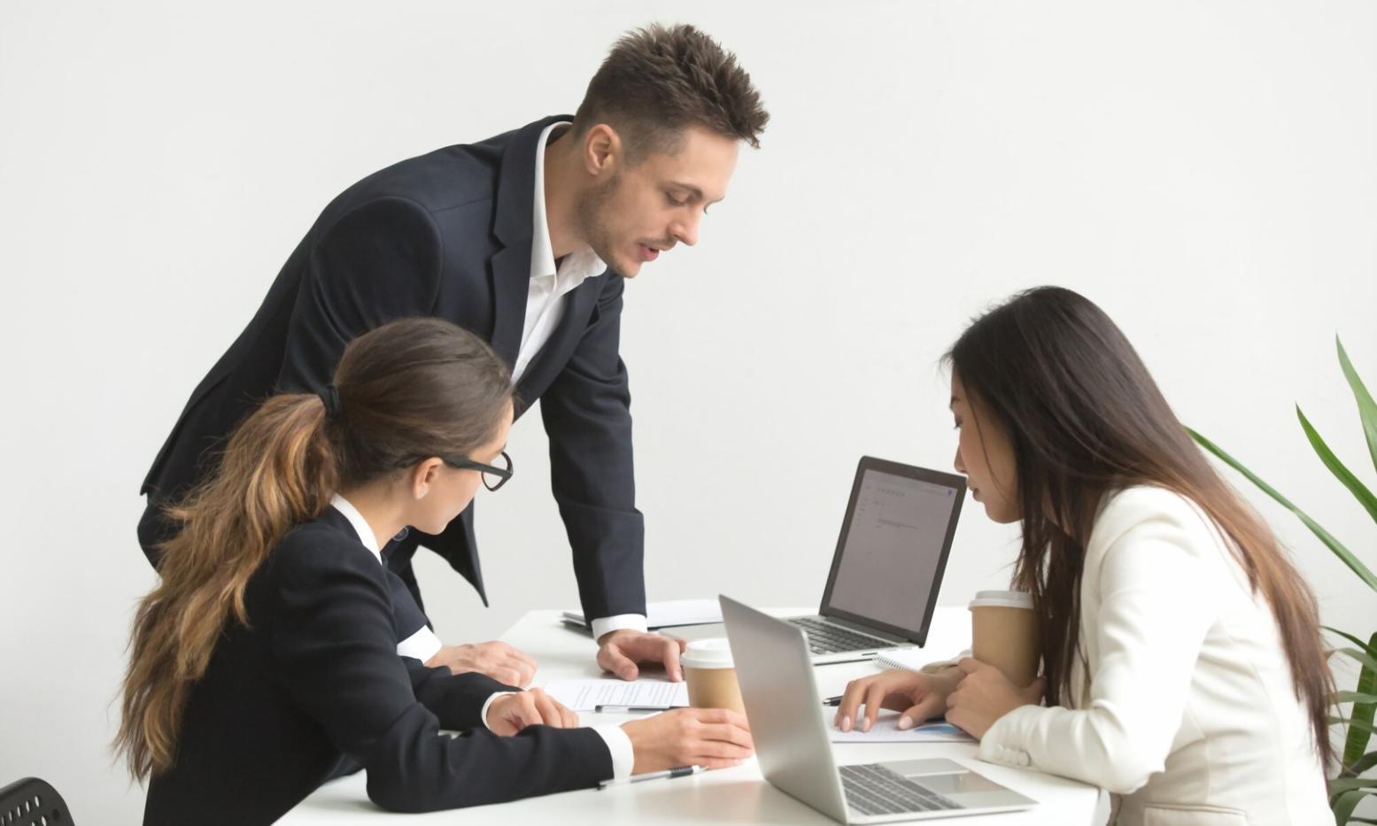 Interactive learning environment for emotional investing practice